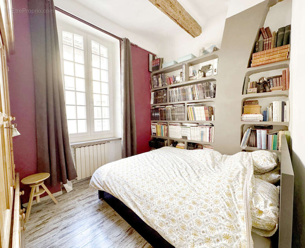 Appartement à MARSEILLE-2E