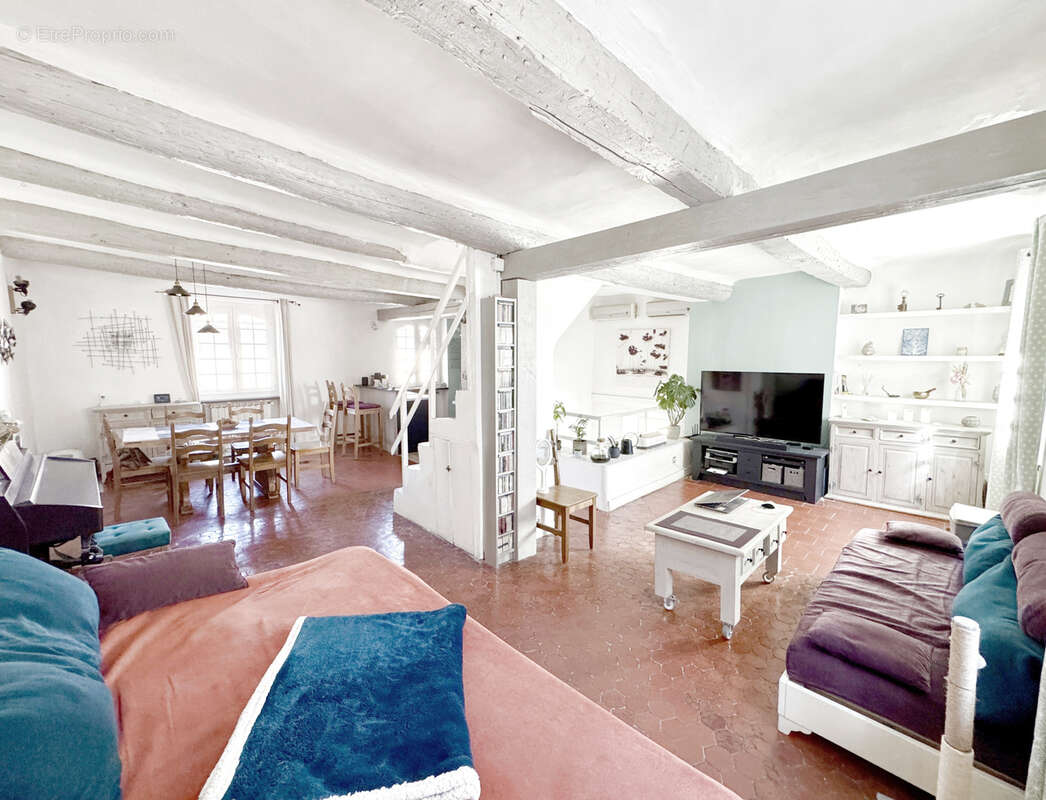 Appartement à MARSEILLE-2E