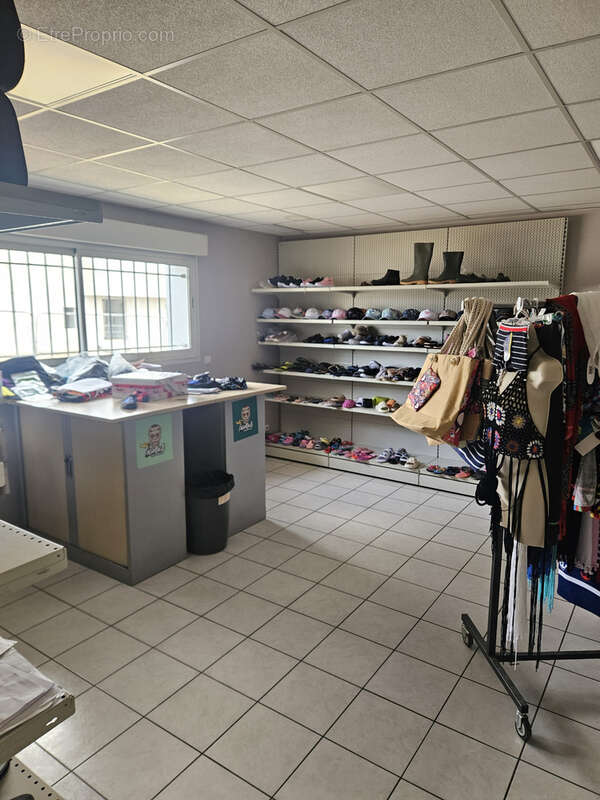 Commerce à MEJANNES-LES-ALES