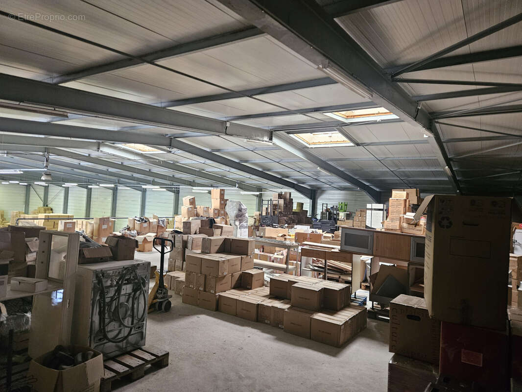 Commerce à MEJANNES-LES-ALES