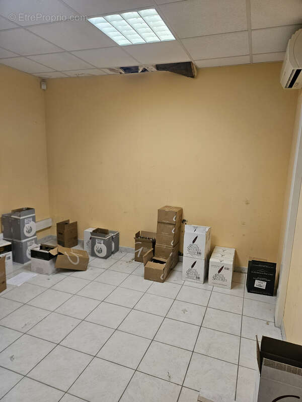 Commerce à MEJANNES-LES-ALES