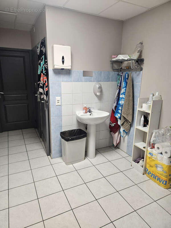 Commerce à MEJANNES-LES-ALES