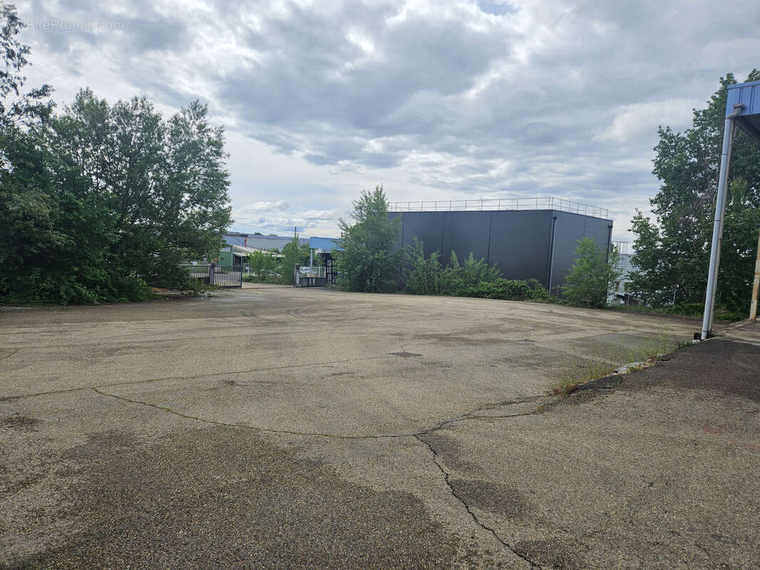 Commerce à MEJANNES-LES-ALES