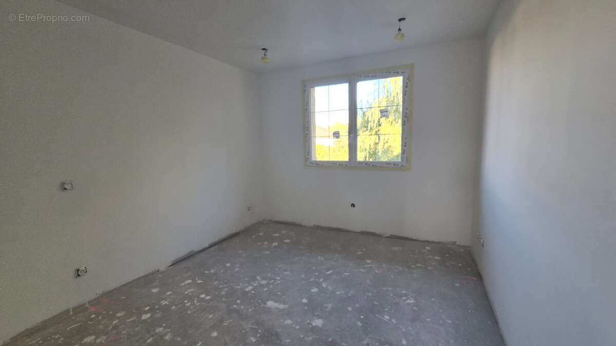 Appartement à LIMOURS