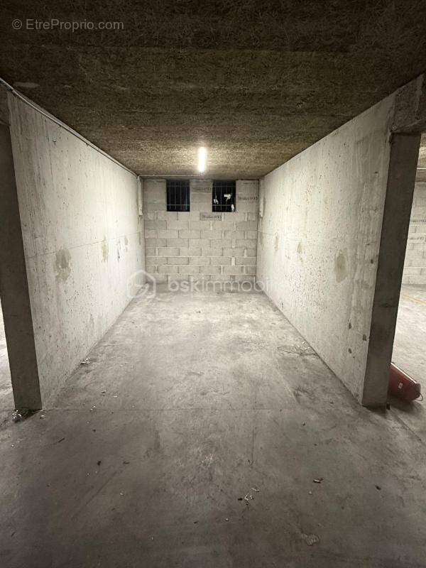 Parking à VILLEURBANNE