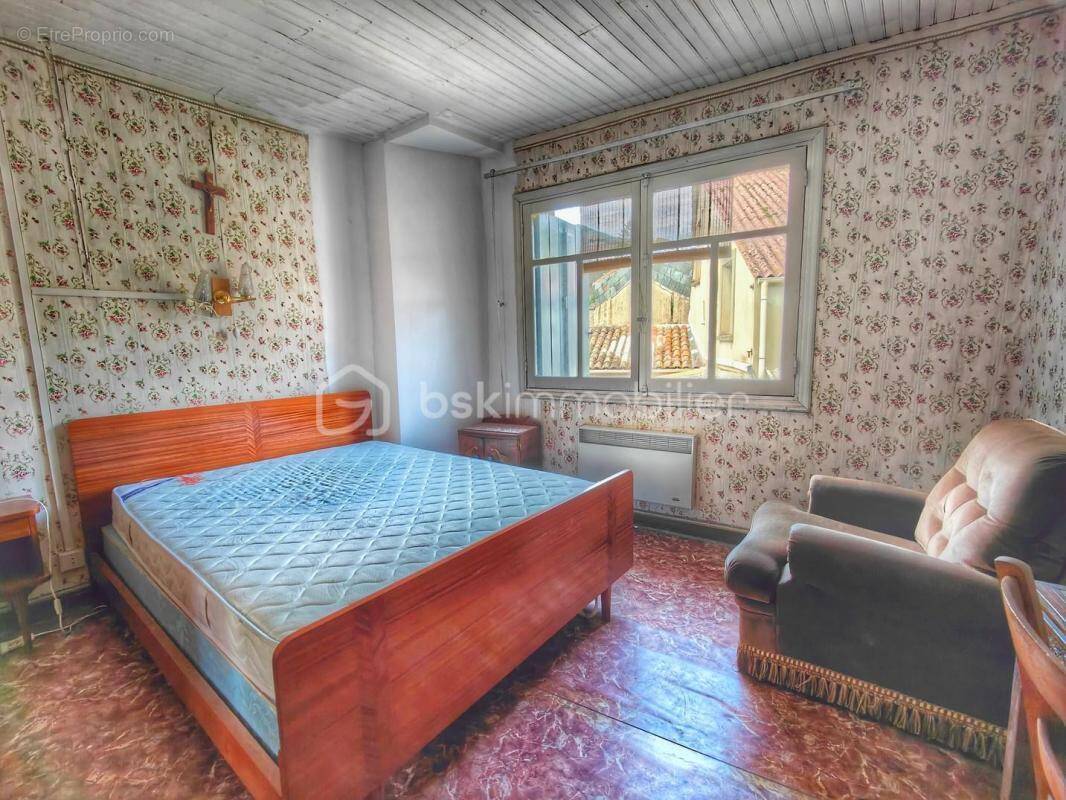 Maison à CASTANET-LE-HAUT