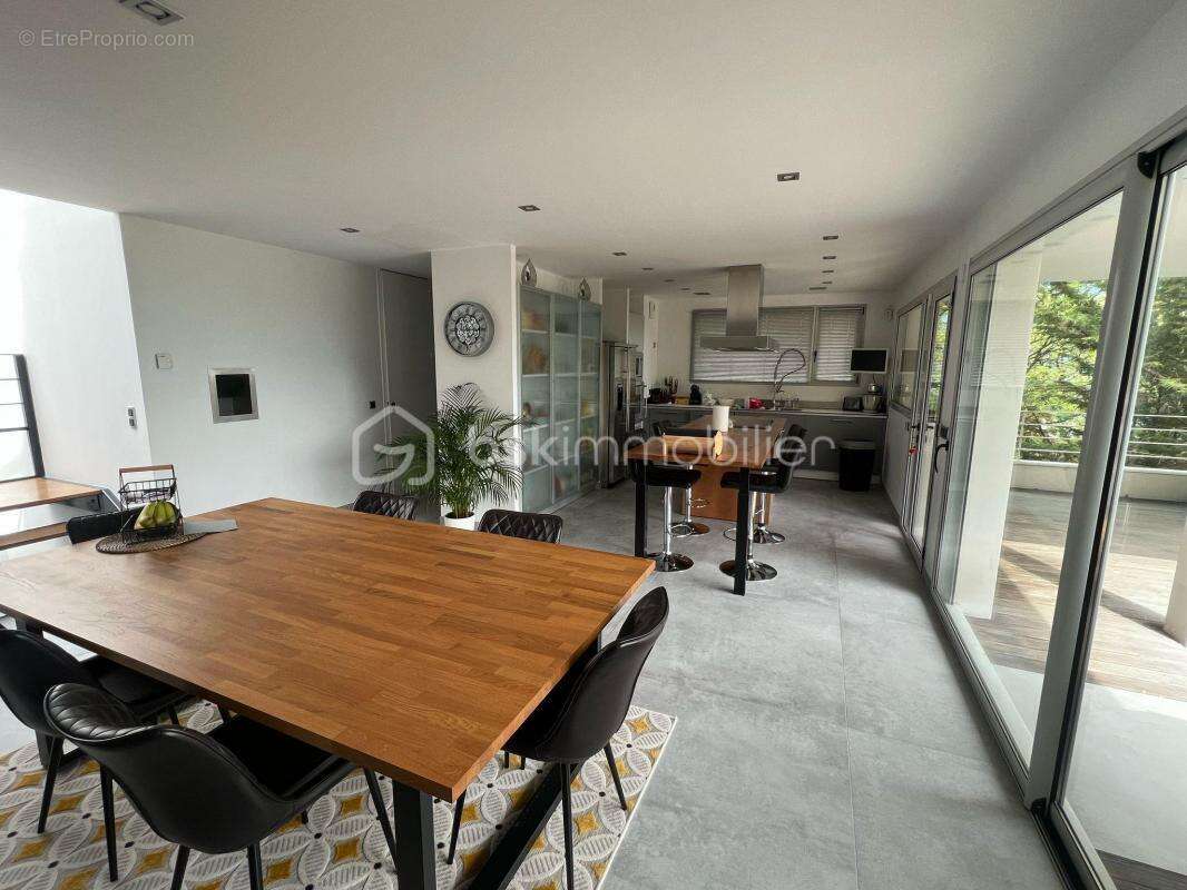 Maison à VEUREY-VOROIZE