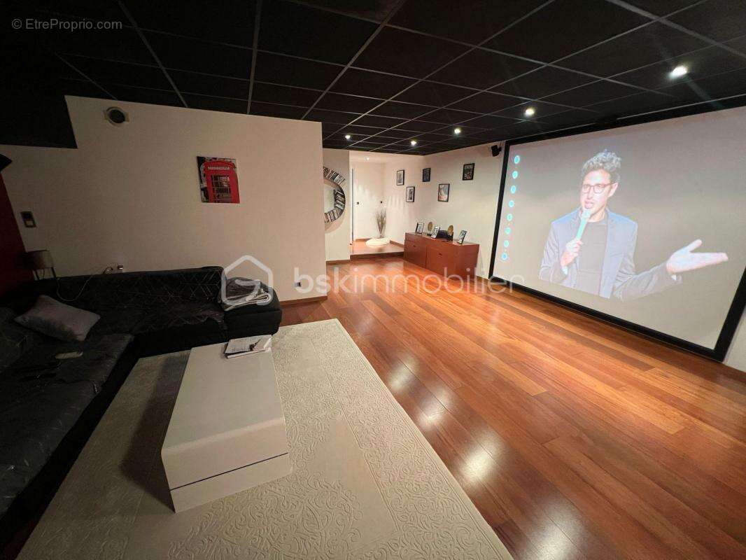 Maison à VEUREY-VOROIZE