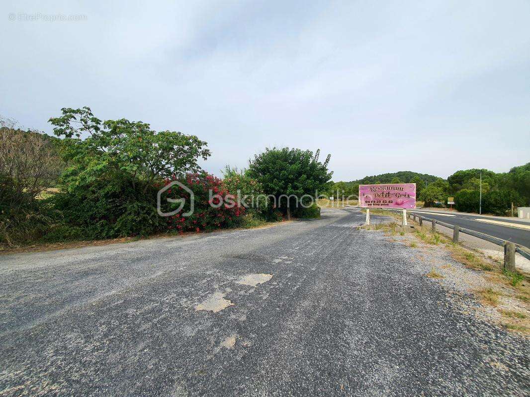 Commerce à TAUTAVEL