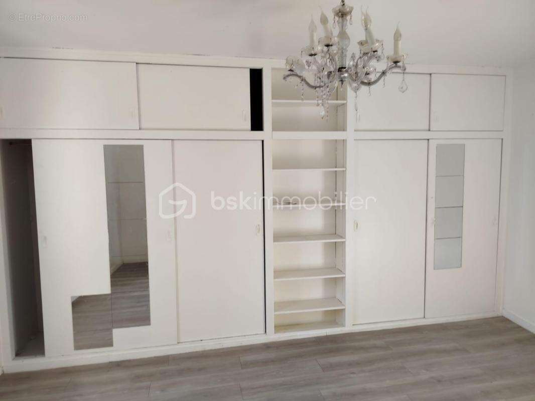 Maison à CRECY-LA-CHAPELLE