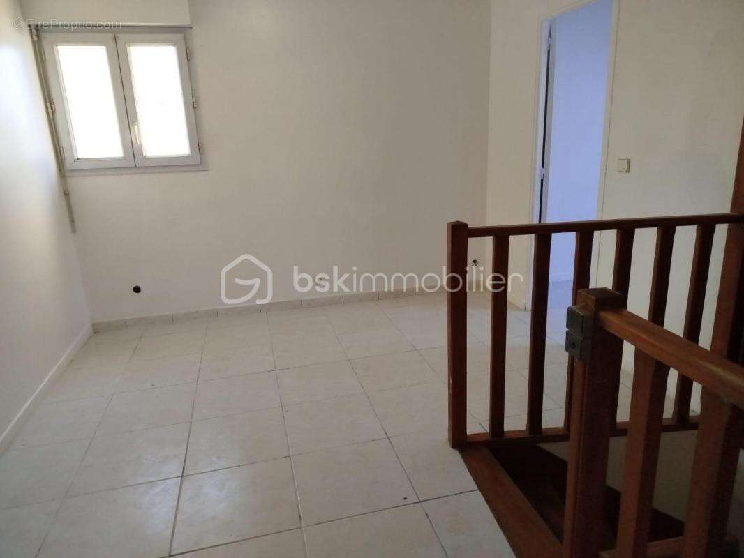 Maison à CRECY-LA-CHAPELLE