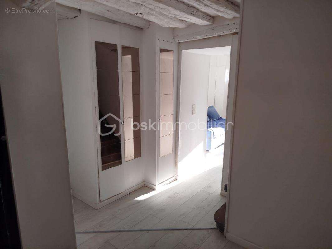 Maison à CRECY-LA-CHAPELLE