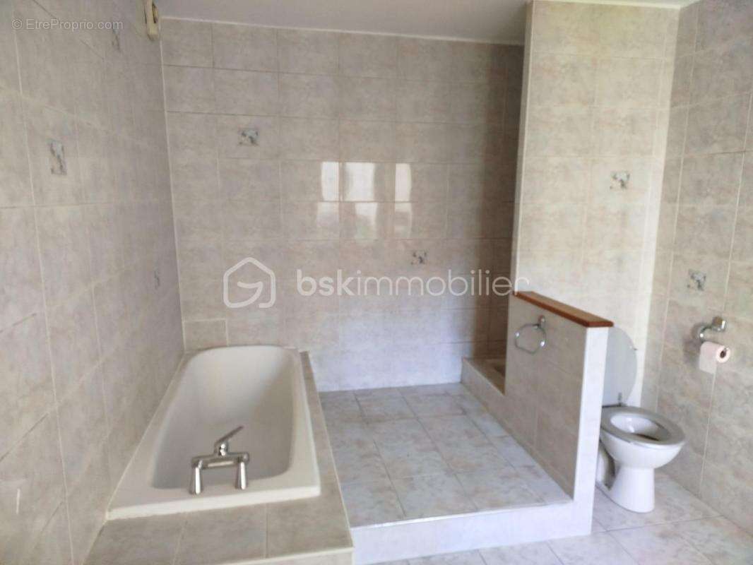 Maison à CRECY-LA-CHAPELLE