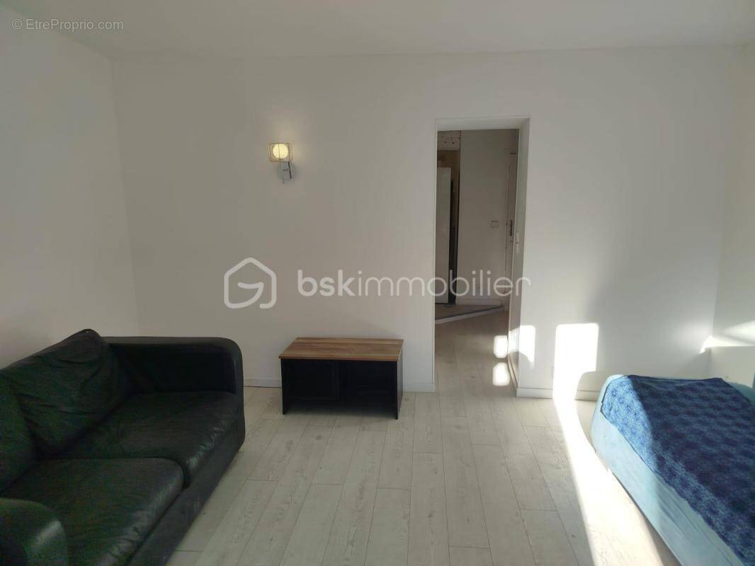 Maison à CRECY-LA-CHAPELLE