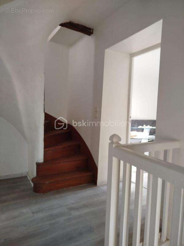 Maison à CRECY-LA-CHAPELLE