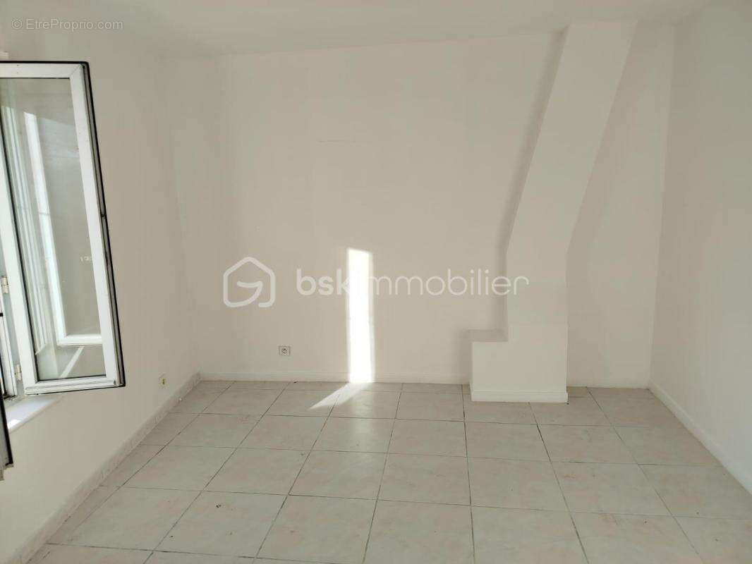 Maison à CRECY-LA-CHAPELLE