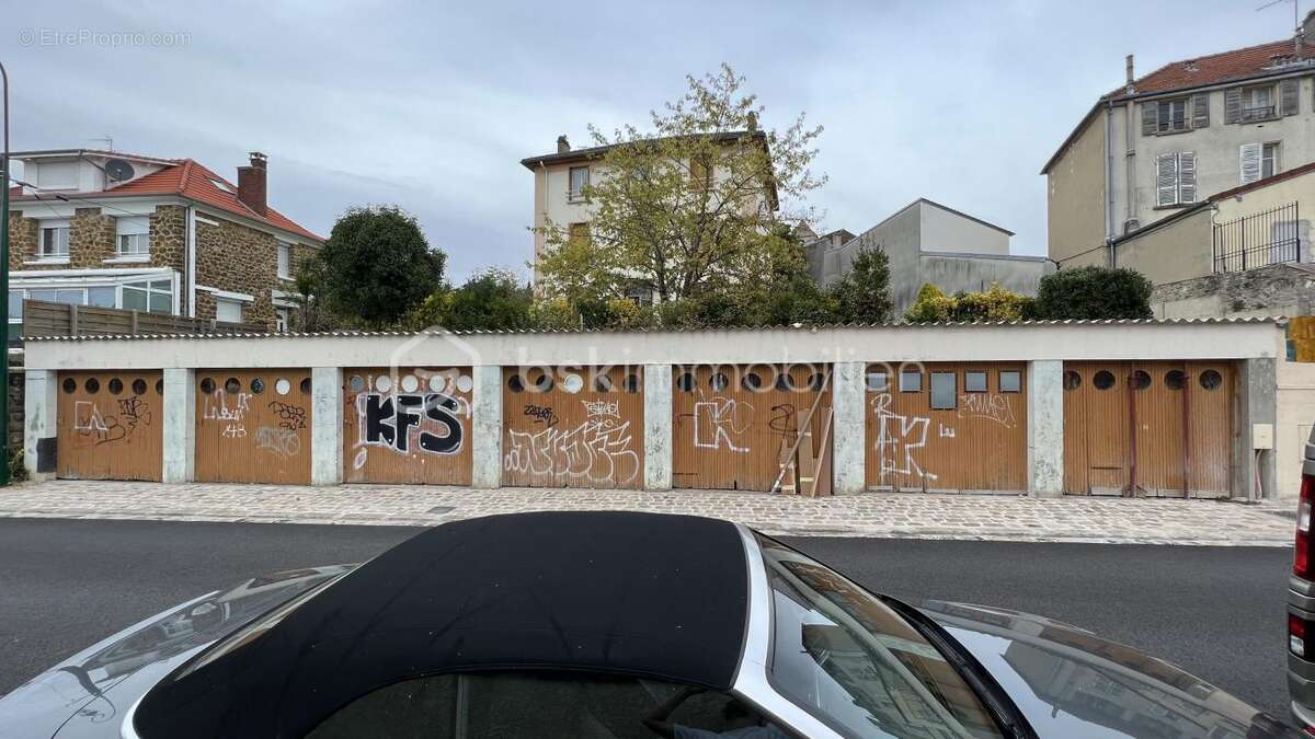 Parking à SUCY-EN-BRIE