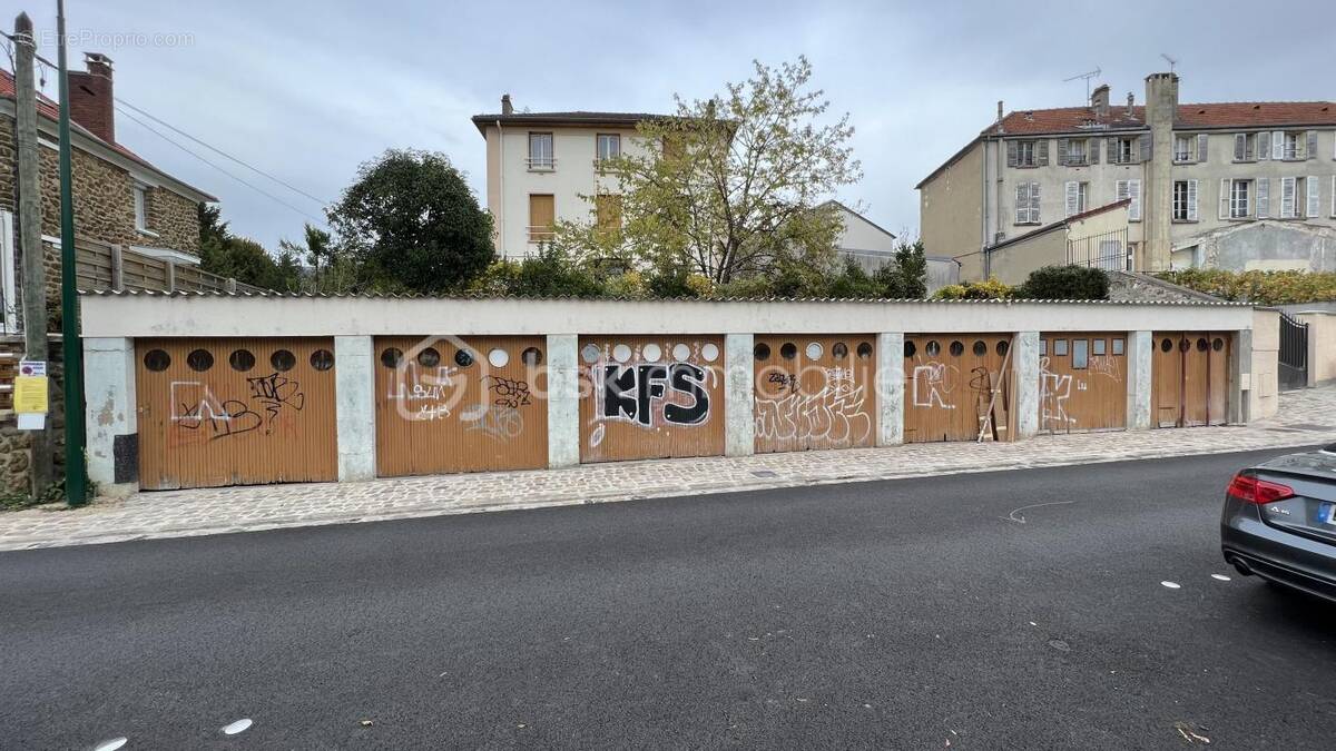 Parking à SUCY-EN-BRIE