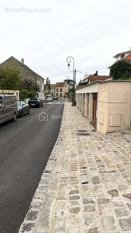 Parking à SUCY-EN-BRIE