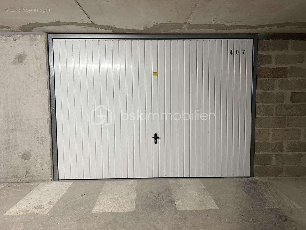 Parking à PONTAULT-COMBAULT