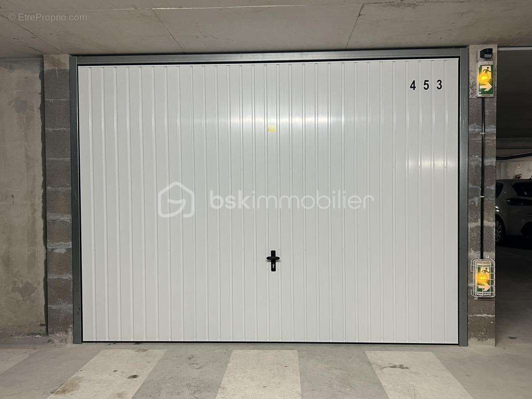 Parking à PONTAULT-COMBAULT