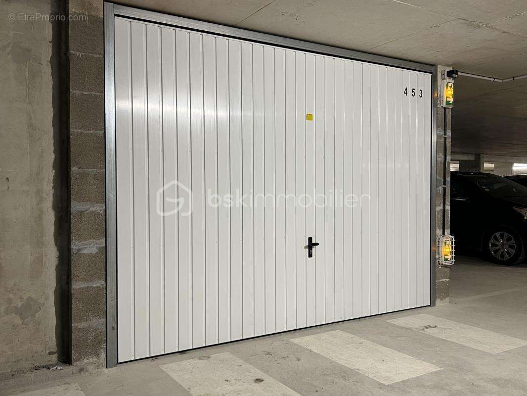 Parking à PONTAULT-COMBAULT