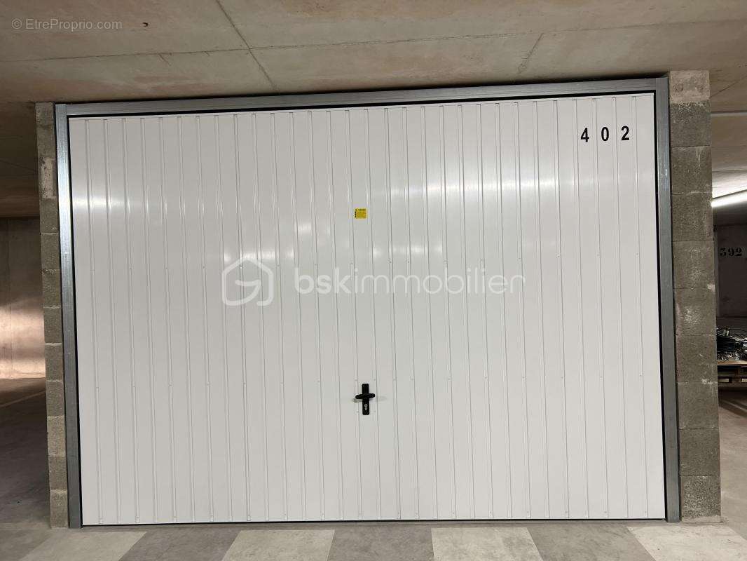 Parking à PONTAULT-COMBAULT