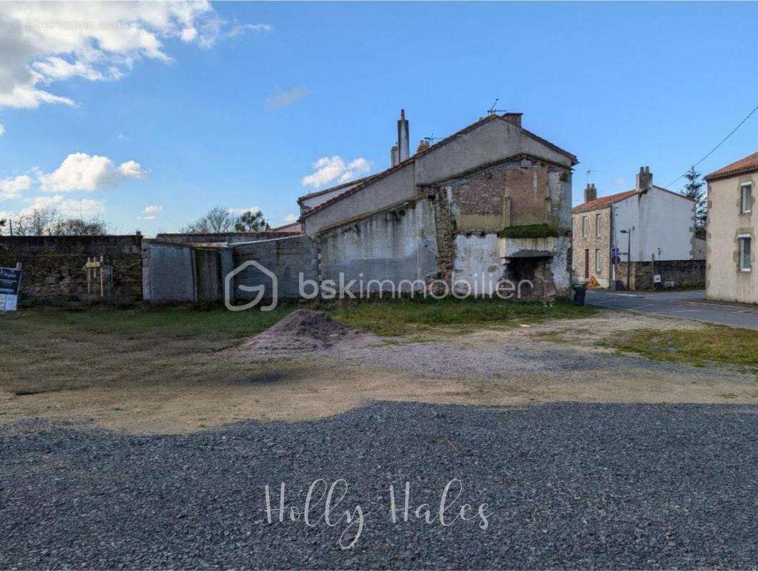 Terrain à TREIZE-SEPTIERS