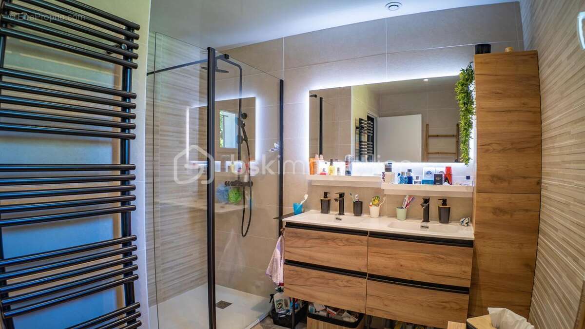 Maison à VARENNES-VAUZELLES