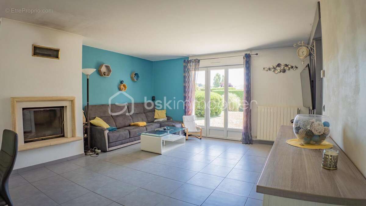 Maison à VARENNES-VAUZELLES