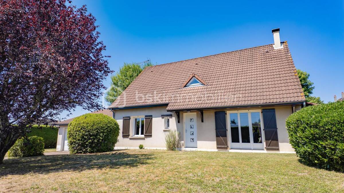 Maison à VARENNES-VAUZELLES