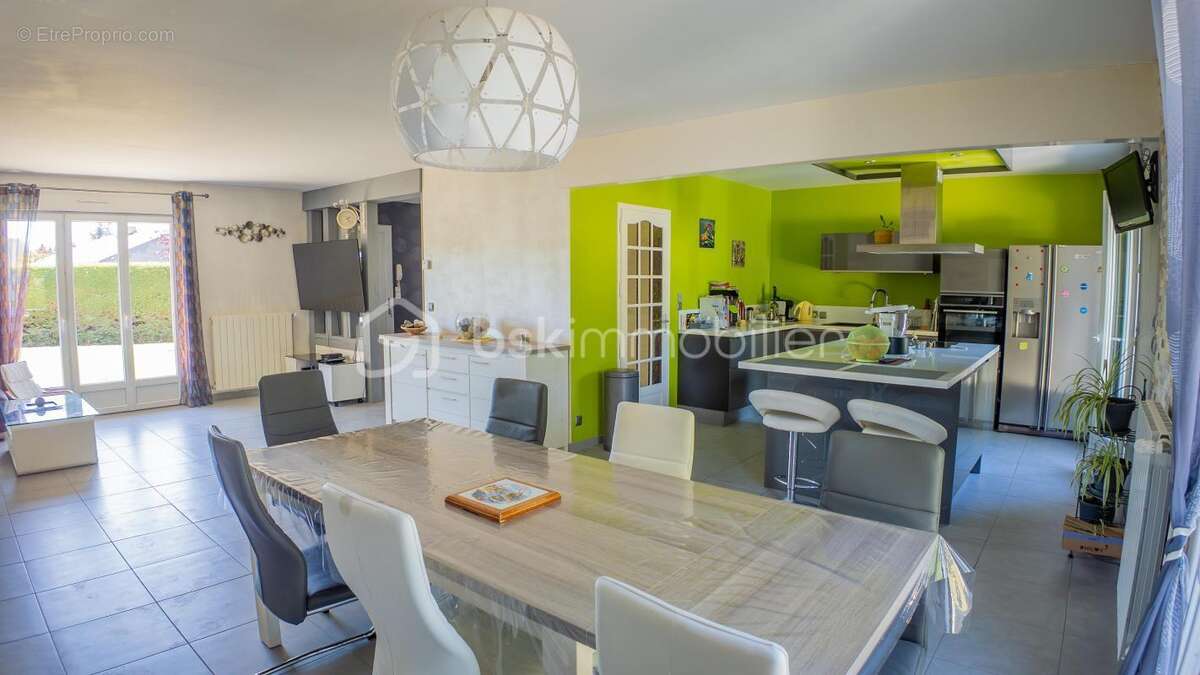 Maison à VARENNES-VAUZELLES