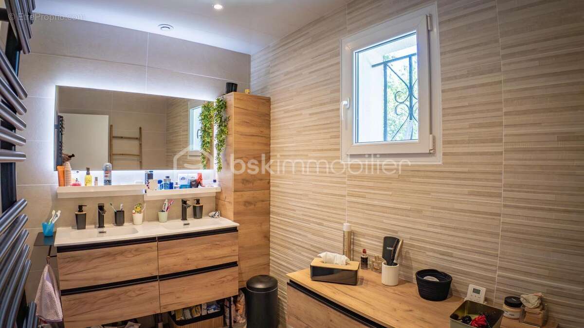 Maison à VARENNES-VAUZELLES