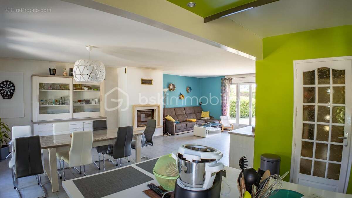 Maison à VARENNES-VAUZELLES