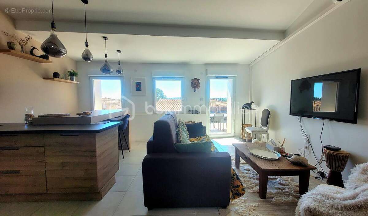 Appartement à POUSSAN