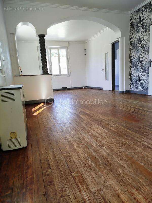 Maison à DAMMARIE-LES-LYS