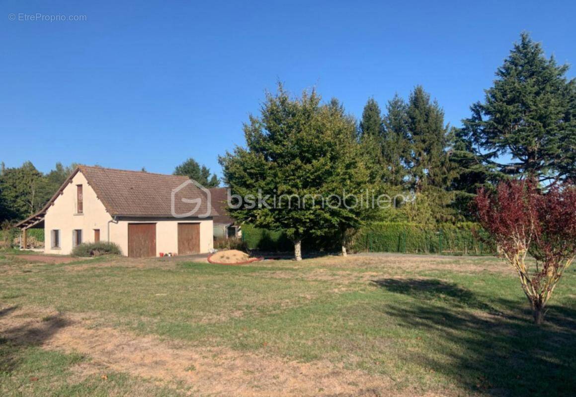 Terrain à ARTANNES-SUR-INDRE