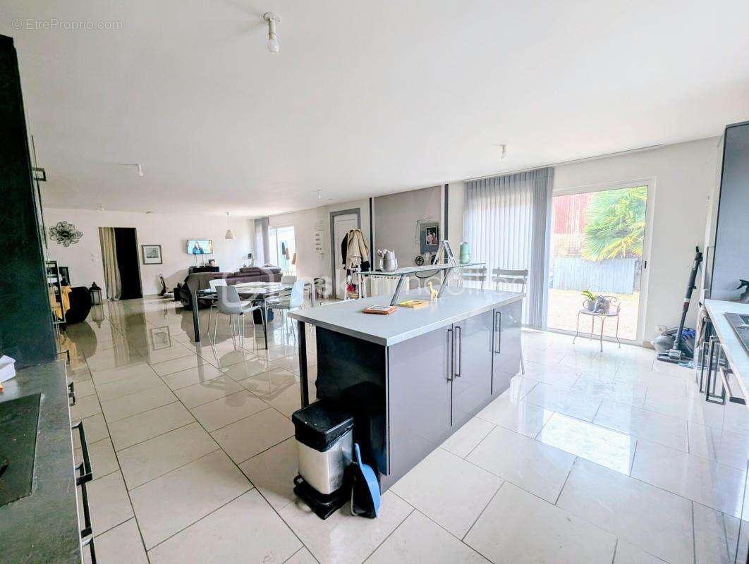 Maison à EAUCOURT-SUR-SOMME