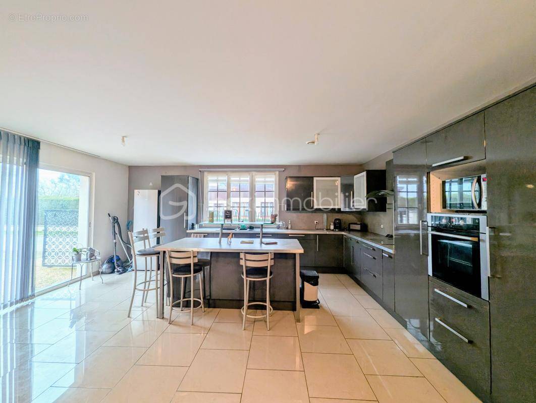 Maison à EAUCOURT-SUR-SOMME