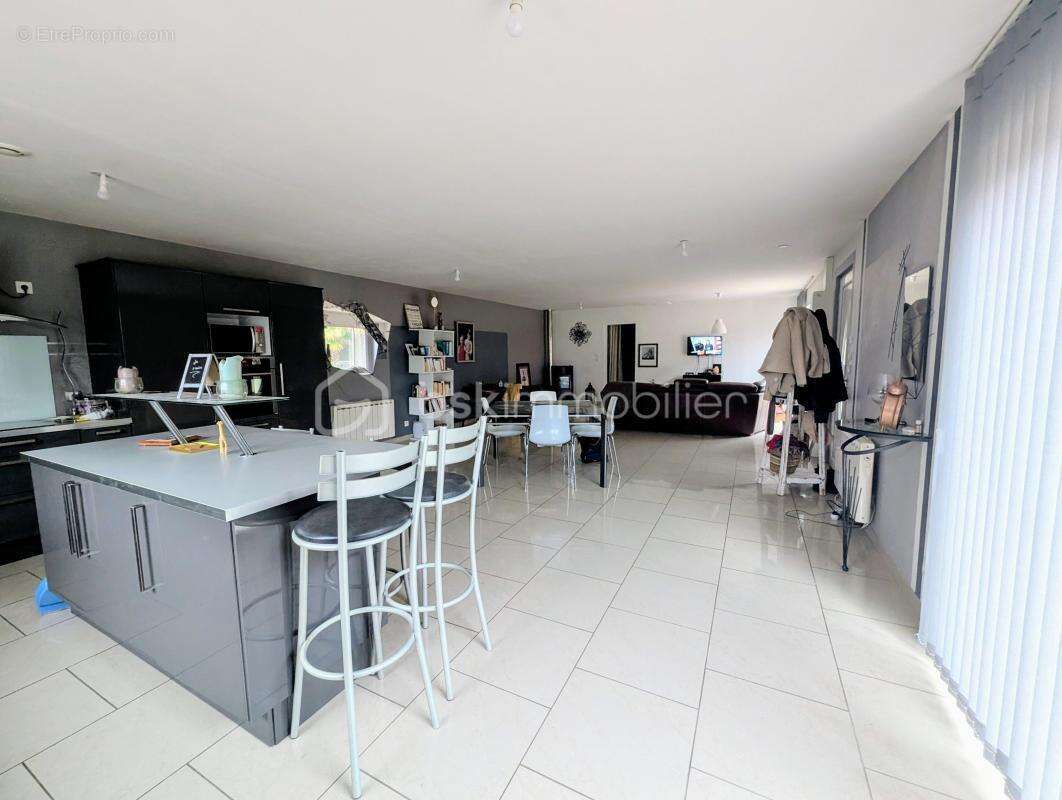 Maison à EAUCOURT-SUR-SOMME