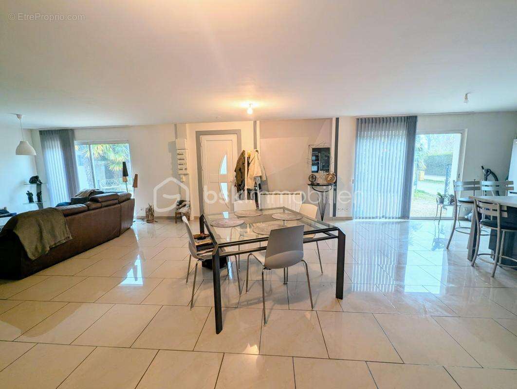 Maison à EAUCOURT-SUR-SOMME