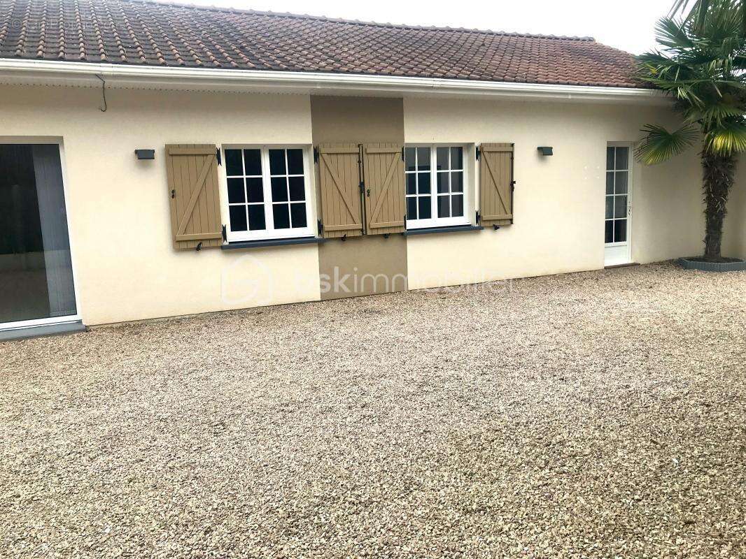 Maison à EAUCOURT-SUR-SOMME