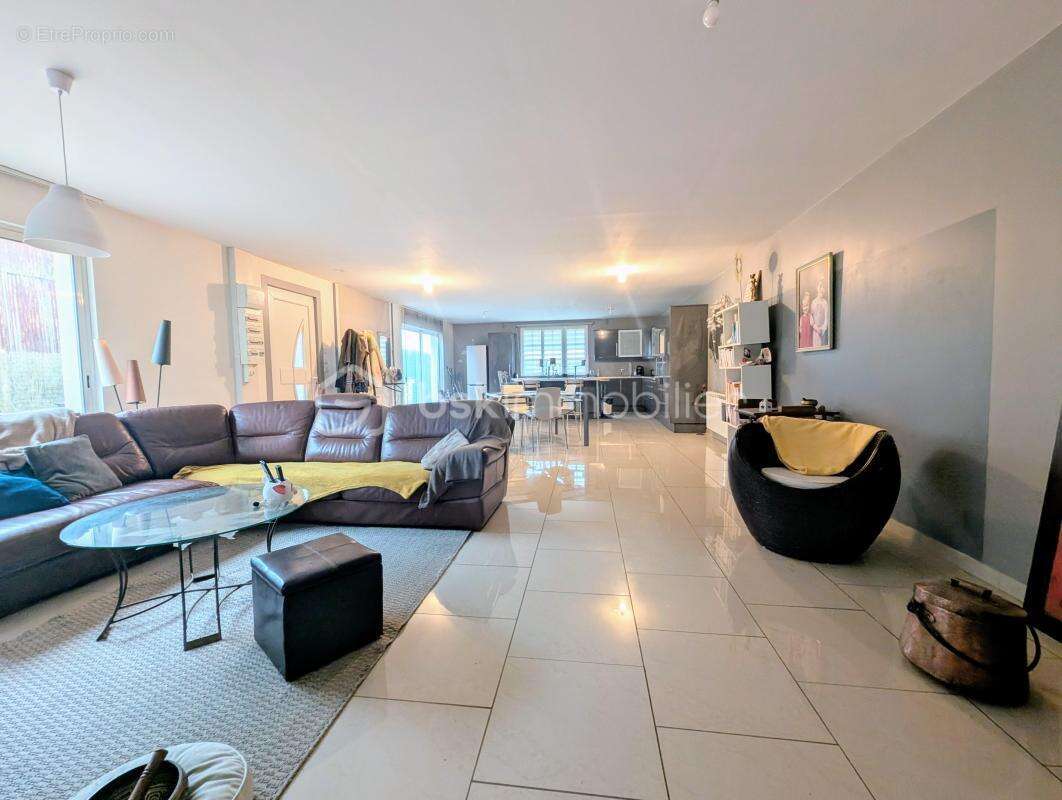 Maison à EAUCOURT-SUR-SOMME