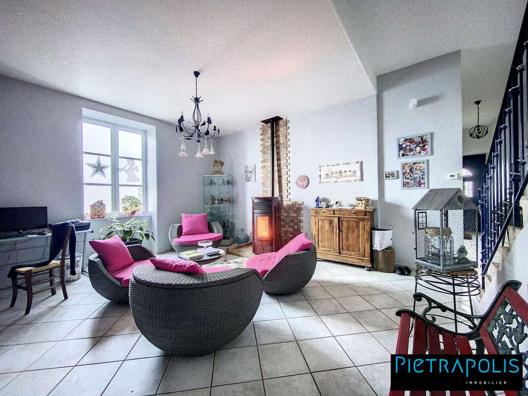 Maison à SALLES-ARBUISSONNAS-EN-BEAUJOLAIS