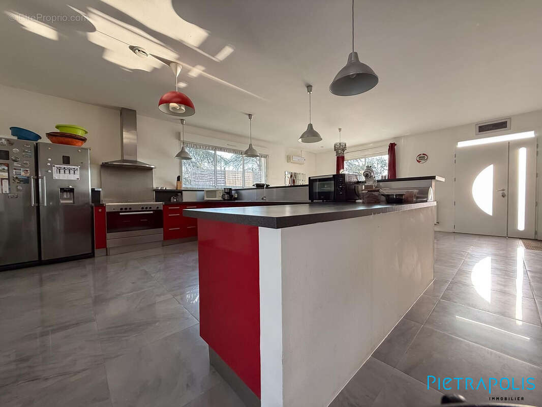 Maison à FONTAINES-SAINT-MARTIN