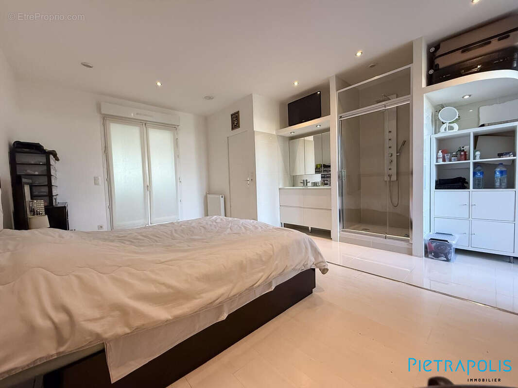 Maison à FONTAINES-SAINT-MARTIN