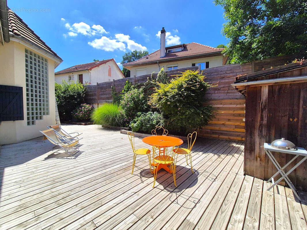 Maison à JOUY-EN-JOSAS