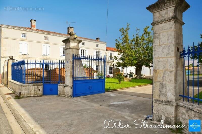 Maison à AIGREFEUILLE-D&#039;AUNIS