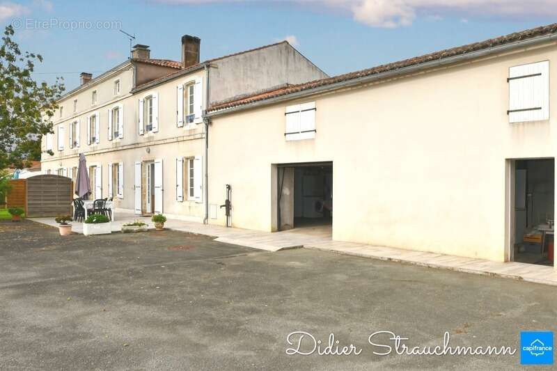 Maison à AIGREFEUILLE-D&#039;AUNIS