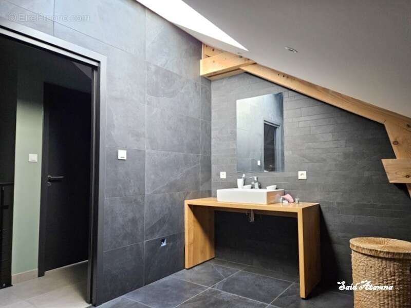 Maison à CHATEL-SUR-MOSELLE